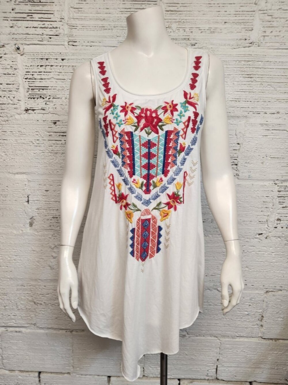 Johnny Was JW Los Angeles Joy Love Light Size S Embroidered Tank Top Tunic